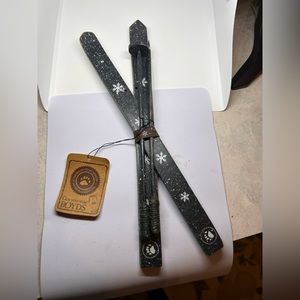 Boyd’s Bears Skis